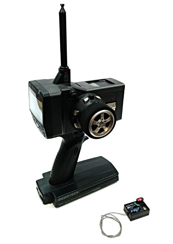 14.ZF104 Futaba T3PK FSS Radio System with R203HF 3Ch Receiver 40MHZ (used) - Image 1